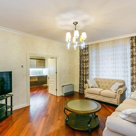 Lux Family Apartment In City Center บากู ภายนอก รูปภาพ