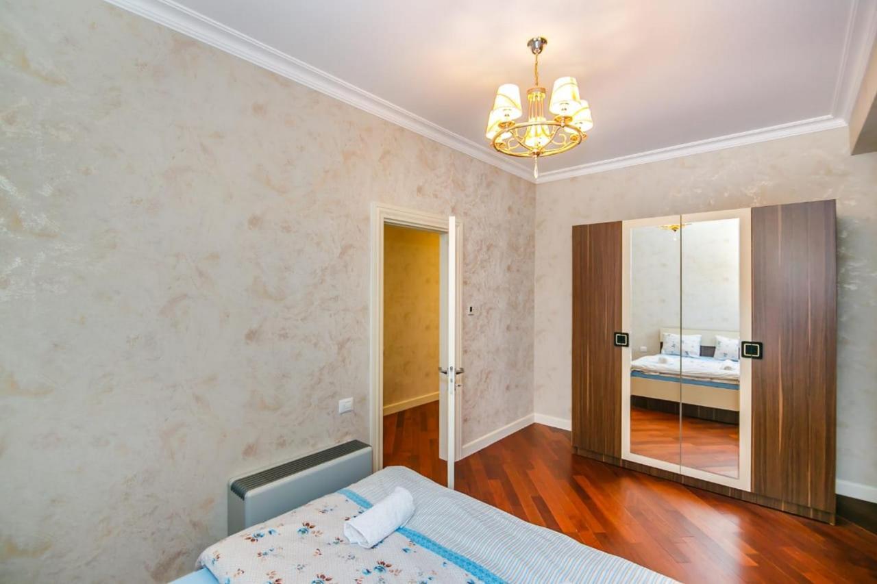 Lux Family Apartment In City Center บากู ภายนอก รูปภาพ