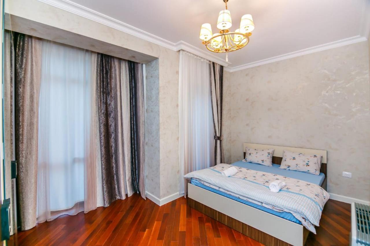 Lux Family Apartment In City Center บากู ภายนอก รูปภาพ
