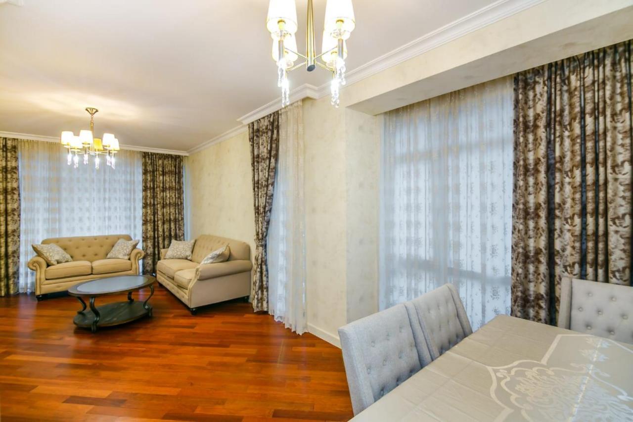 Lux Family Apartment In City Center บากู ภายนอก รูปภาพ