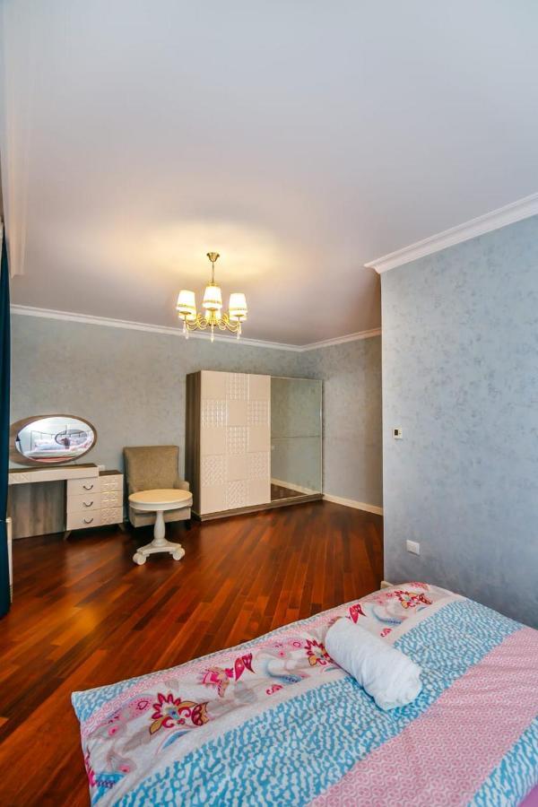 Lux Family Apartment In City Center บากู ภายนอก รูปภาพ