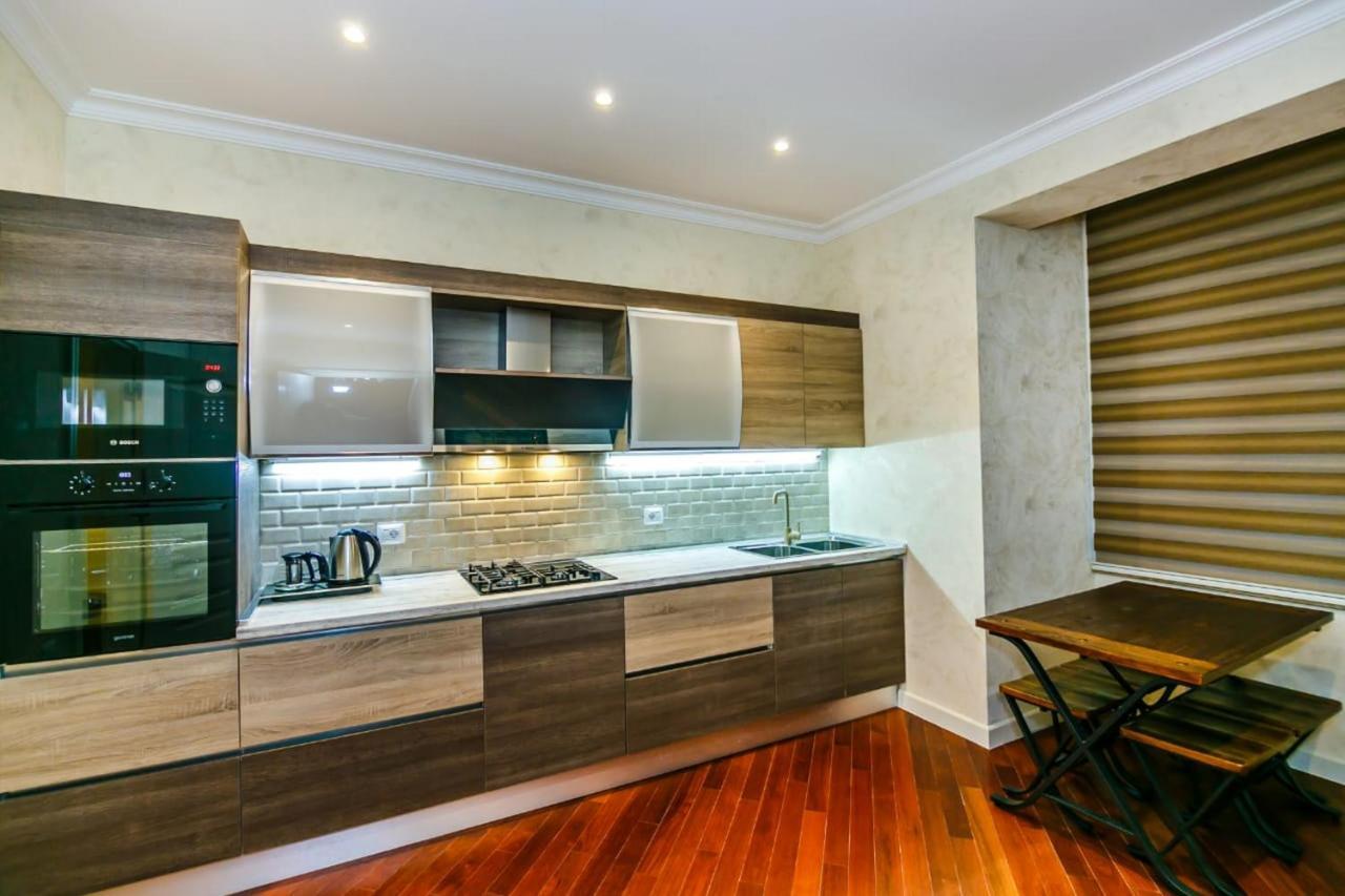 Lux Family Apartment In City Center บากู ภายนอก รูปภาพ
